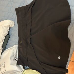 Lululemon black skirt size 6